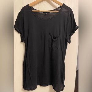 Forever 21 black short sleeve shirt with pocket women’s size medium. Soft shirt